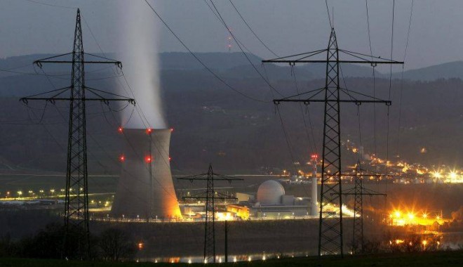 Stare de alertă în Franța după ce a fost sesizat fum puternic la o centrală nucleară - 20120328t210031z1262311299gm1e83-1376029947.jpg