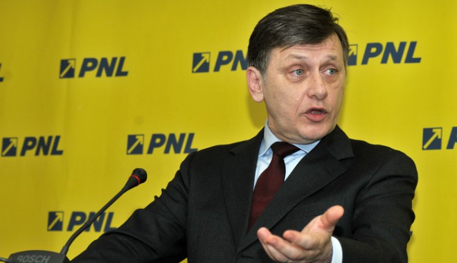 Liderul liberalilor susține că PSD și PNL merg pe liste separate la europarlamentare - 20130306crinantonescu6rsz-1391435650.jpg