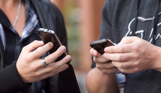Vom vorbi DE TREI ORI MAI IEFTIN la telefon, din aprilie - 20130520smartphones-1396253237.jpg