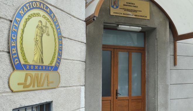 DNA clasează dosarul emiterii OUG 13 și îl declină către Parchetul General - 20131028dsc0132rsz-1488181945.jpg