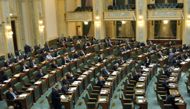 Senatorii din Comisia juridică au aprobat respingerea OUG 13/2017 - 20131203senatsedinta4rsz-1487592181.jpg