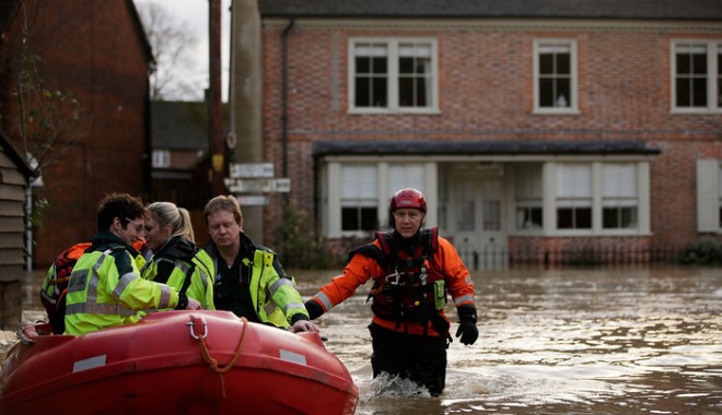 Alertă în Marea Britanie! Ploi și inudații RECORD - 20131226459305205rszcrp-1391094148.jpg