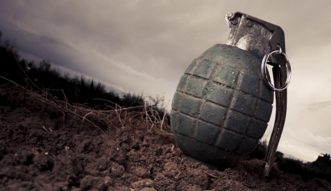 Descoperire incredibilă! Doi agricultori au dezgropat peste 20 de grenade - 20150814132845handgrenadeangryex-1492079356.jpg