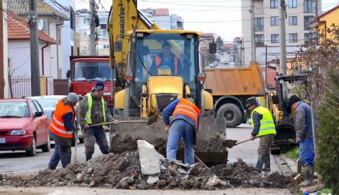 Atenție, șoferi! Trafic blocat pe strada Ion Lahovari din Constanța - 20160316135152-1476082627.jpg