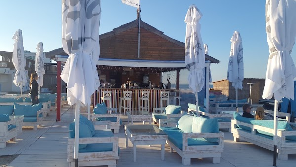 Beach barul Aroa, amendat pentru nerespectarea programului de lucru - 20170515-1626774087.jpg