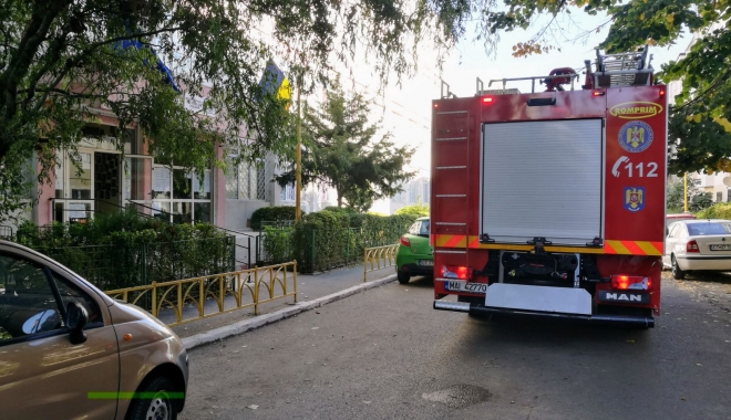 UPDATE. ELEVI DE LA O ȘCOALĂ DIN CONSTANȚA, EVACUAȚI DE URGENȚĂ! Pompierii intervin în aceste momente - 20171013photo00000130-1507896378.jpg
