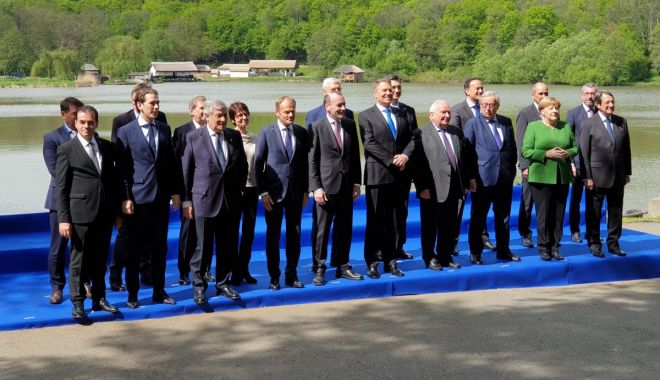 Summit Sibiu / Merkel, impresionată de cel mai mare muzeu în aer liber din Europa - 20190509105932e1557389351875-1557399119.jpg