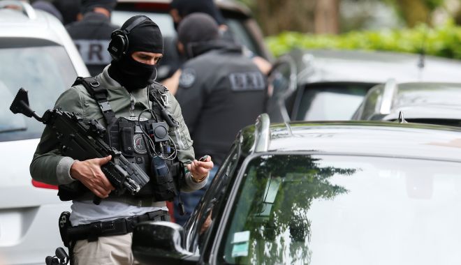 Atac mortal! Doi bărbați s-au reprezit cu cuțitele asupra oamenilor, chiar în stație - 20190527t134729z1lynxnpef4q0w9rt-1567325593.jpg