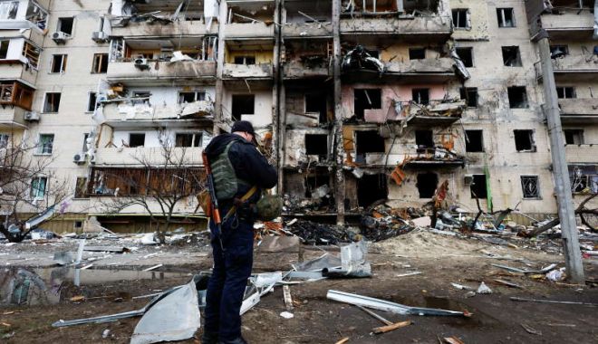 Ucraina: Zelenski spune că acţiunile Rusiei arată că sancţiunile occidentale nu sunt suficiente - 20220225t062359z970561048rc2uqs9-1645775704.jpg