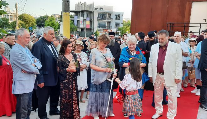 GALERIE FOTO. Mari actori ai scenei românești au participat, la Techirghiol, la inaugurarea celui mai modern Teatru de Vară - 20220624200028-1656582606.jpg