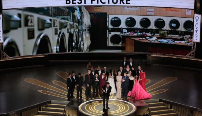 OSCAR 2023. Filmul ''Everything Everywhere All at Once'', marele câştigător al galei, cu şapte premii - 20230313t033849z1060454931hp1ej3-1678691365.jpg