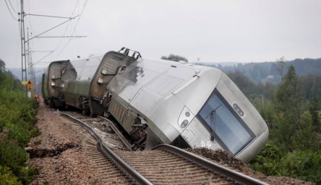 Tren deraiat și furtuni puternice în Scandinavia