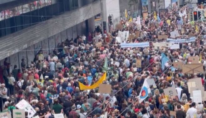 Proteste de amploare în Elveția. Zeci de mii de persoane au manifestat! Iată motivul - 20230930t174508z500637148rc25j3a-1696100629.jpg