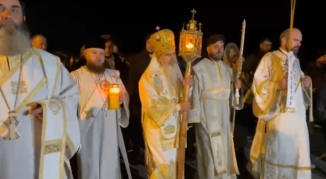 Mii de credincioși au sărbătorit Învierea la Catedrala Arhiepiscopală din Constanța