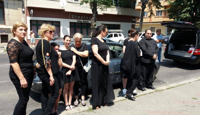 GALERIE FOTO / LACRIMI, DURERE ȘI UN GOL IMENS ÎN SUFLETE...MAESTRUL DUMITRU LUPU, CONDUS AZI PE ULTIMUL DRUM ... - 20394508140288162979857049434278-1500890692.jpg