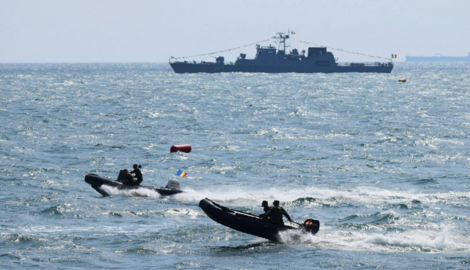 Adrian Țuțuianu: În numele meu și al Armatei Române adresez cele mai sincere felicitări marinarilor militari și civili - 20883813142389737769699577668846-1502791714.jpg