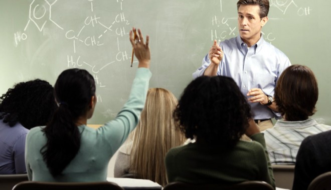 De ce se încurcă unii profesori cu elevele lor - 20novfond-1321796266.jpg