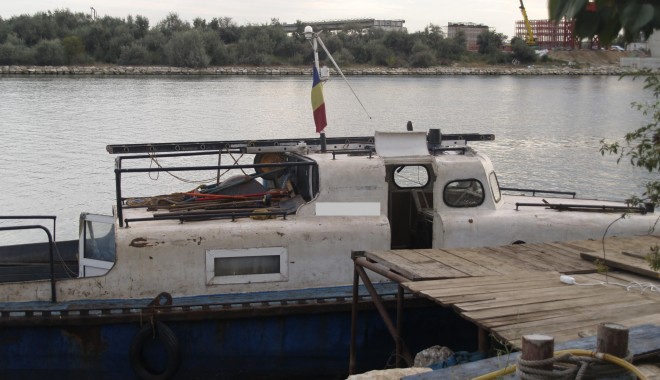 O tonă de motorină, confiscată în Portul Constanța - 20septembriegardamotorina1-1379677174.jpg