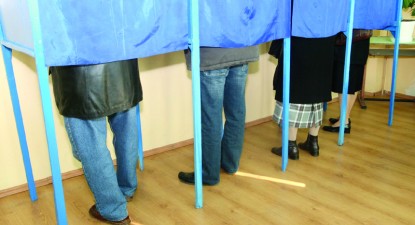 Morții, alegători cu drept de vot pe listele de la Colegiul Pedagogic - 21f2d862274de41b6d213293fdee24d2.jpg