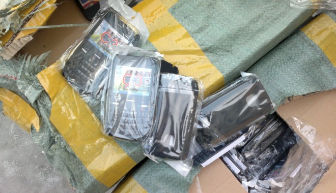 Bunuri contrafăcute, de jumătate de milion de euro, confiscate într-o singură zi - 21februarievamaconfiscate-1329833124.jpg
