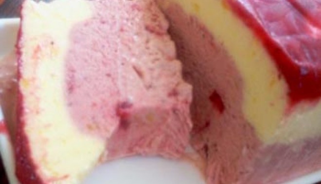 Cassata cu căpșuni - 21maiinghetatacucapsuni31-1369150050.jpg