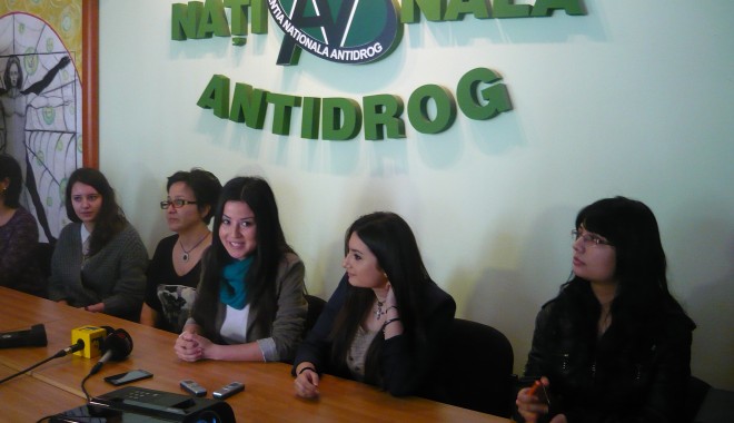 VIDEO / Eleve care aduc premii Constanței, prin talentul lor - 21martieantidrogcopii-1395402515.jpg