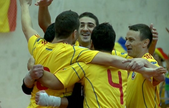 Naționala de futsal a României a învins formația Sportis Târgoviște - 2201futsalchindiei-1390399214.jpg