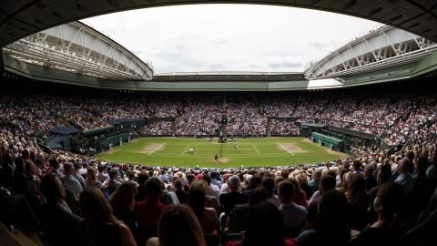 Sfârșitul unei ere! Anunț de ultim moment de la Roger Federer şi Serena Williams - 22042011075901wimbledoncentercou-1654327167.jpg