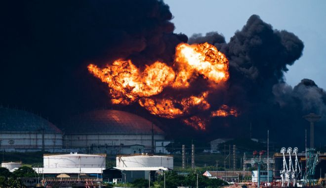 Incendiu la un depozit petrolier! 16 pompieri morţi, dintre care 14 nu pot fi identificaţi - 220808cubaoildepotfireal1403c51e-1660806771.jpg
