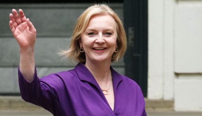 Moment istoric! Noul prim-ministru Liz Truss îşi face intrarea, Boris Johnson părăseşte Downing Street