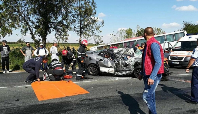 TRAGEDIE RUTIERĂ LA CONSTANȚA / Pacient adus cu elicopterul, la Spitalul Județean - 22092655146253336716672918894913-1506601437.jpg