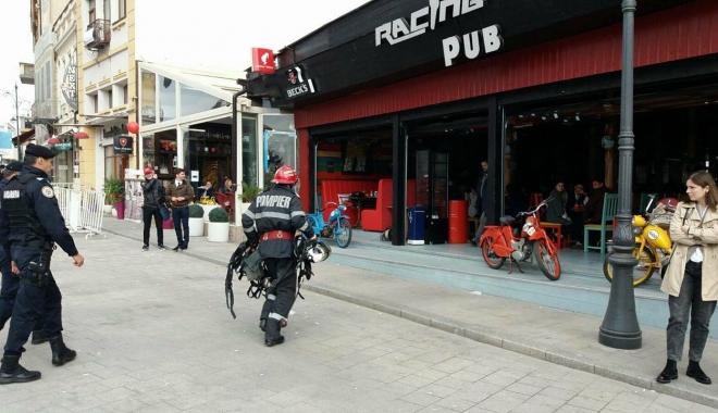 PANICĂ LA DESCHIDEREA NOULUI AN UNIVERSITAR! ARDE UN IMOBIL DIN PIAȚA OVIDIU - UPDATE - 22217962146596995348973792483263-1506936347.jpg