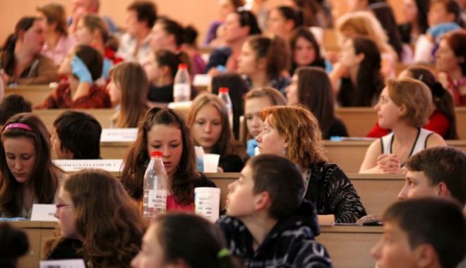 Cum arată structura anului școlar 2012-2013: Programul vacanțelor și calendarul examenelor - 224095-1337159153.jpg