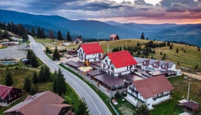 40 de elevi premianți merg într-o tabără gratuită oferită de administrația comunei 23 August - 23-august-tabara-1691170296.jpg