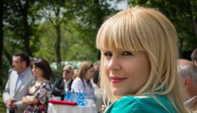 Elena Udrea își botează fetița. Eva Maria împlinește astăzi un an - 23087254-1568971867.jpg