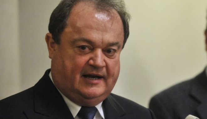 Șapte parlamentari PDL sunt absenți la sesiunea extraordinară - 236477vasileblagakarinaknapek-1346065603.jpg