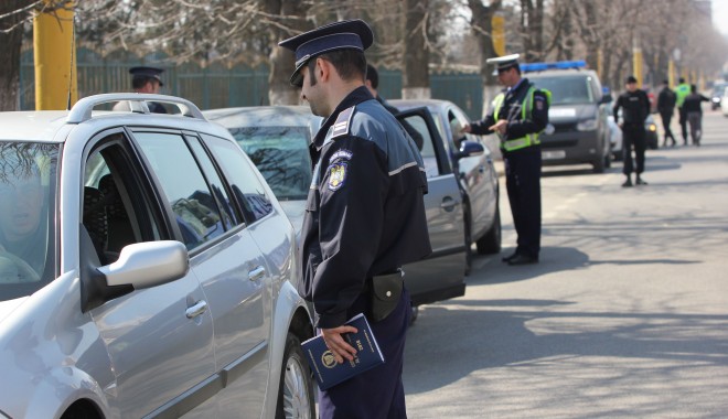 Conducea un Fiat din Cehia, neînmatriculat - 23apriliemasinaradiatacehiagarda-1335171824.jpg
