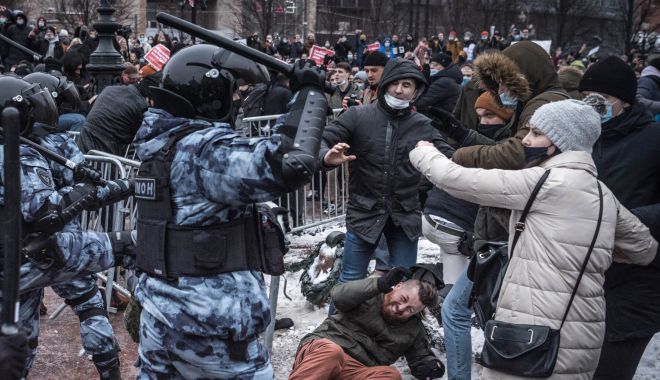 Jean-Yves Le Drian: Arestările la protestele pro-Navalnîi sunt o atingere ''insuportabilă'' adusă statului de drept - 23navalnyprotests13mobilemastera-1611504516.jpg