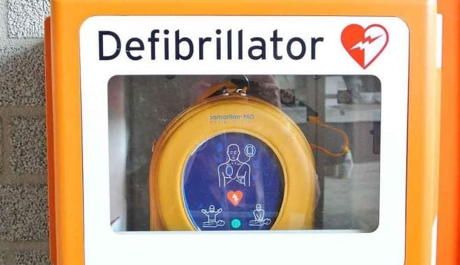 Constanţa va avea defibrilatoare publice în zone de maxim trafic pietonal sau rutier - 24031055330303501205440156538265-1629791099.jpg