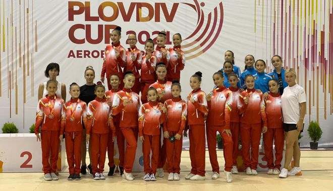 Aerobicii Farului, medaliaţi la Plovdiv Cup 2021, după o deplasare cu peripeţii - 24053562827352137534441391236025-1630319182.jpg