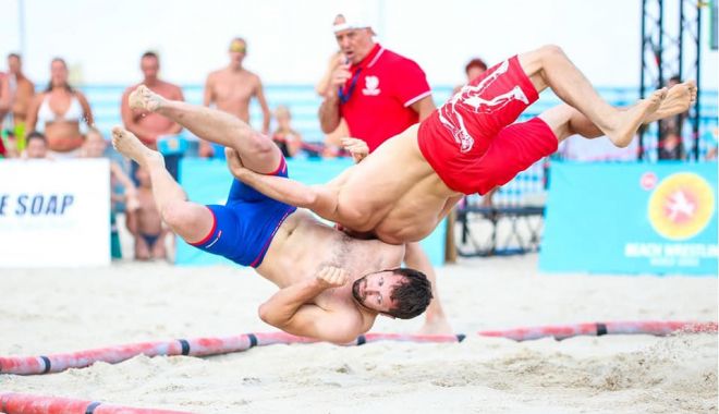 Peste 500 de luptători, la startul Campionatului Mondial de lupte pe plajă de la Constanţa - 24101012932914871566627662829645-1632309204.jpg