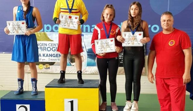 Box / Medalii de argint şi bronz pentru pugilistele de la CS Medgidia, la Naţionale - 24168886333108932390358284666972-1631440711.jpg