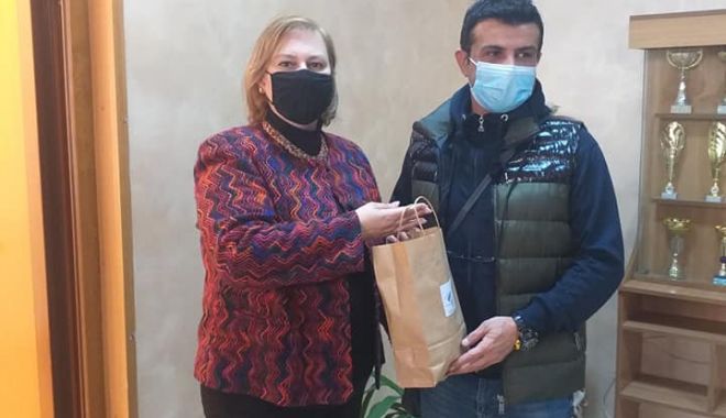 Liceul Teoretic „Carmen Sylva”, vizitat de o delegaţie din Turcia - 24506540764713770028799464277498-1633939839.jpg