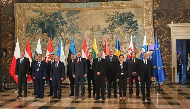 Asigurarea producției de proteine furajere, principalul subiect la summit-ul miniştrilor agriculturii de la Cracovia - 24836565025759565858816737220996-1635159366.jpg
