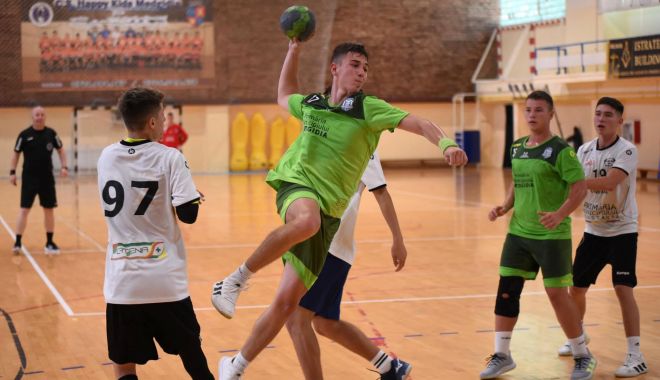 Meciuri tari de campionat pentru handbaliştii de la CS Medgidia - 24896272234410158193569028793305-1635251992.jpg