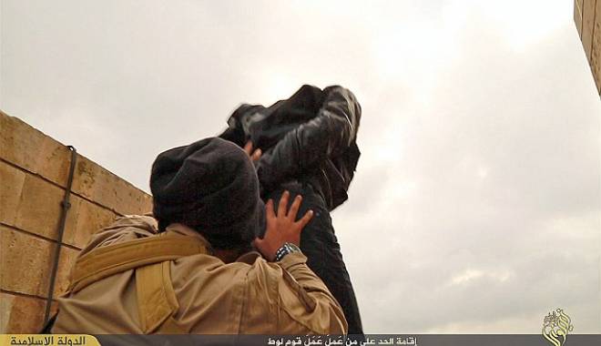 DECAPITAȚI PENTRU CĂ ERAU HOMOSEXUALI - 24c3cb4e000005782913733imagea514-1425983674.jpg