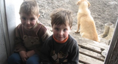 Copilărie în cocina de porci - 24e0d5a2124709cad73b23a790c1255f.jpg