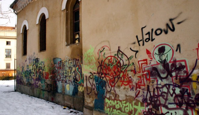Mâzgălirea zidurilor, faptă penală? - 24febrgrafitti-1361709423.jpg
