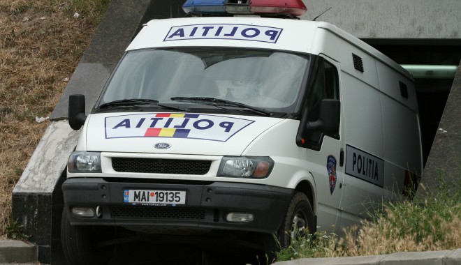 Copiii și soțiile polițiștilor răniți la serviciu, angajați de Poliția Română - 24martiecopiiipolitistilor-1395664052.jpg