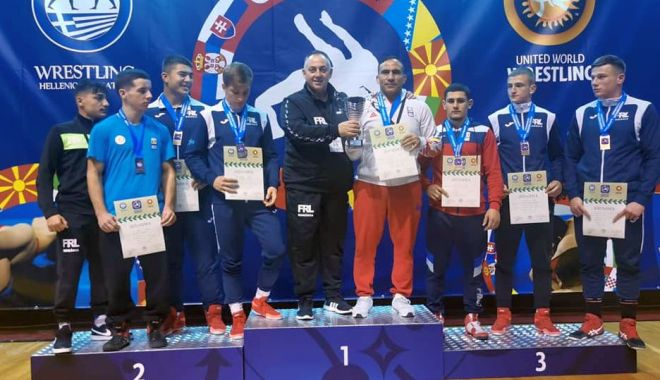 Lupte / Şapte medalii pentru români, la Campionatul Balcanic din Grecia - 25001011336736031851178278966097-1635515678.jpg